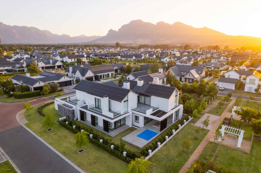 4 Bedroom Property for Sale in Val De Vie Estate Western Cape